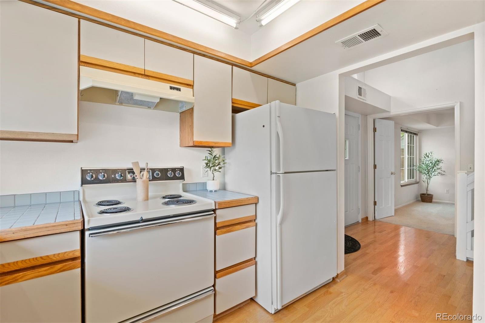 MLS Image #6 for 3961 s carson street c,aurora, Colorado