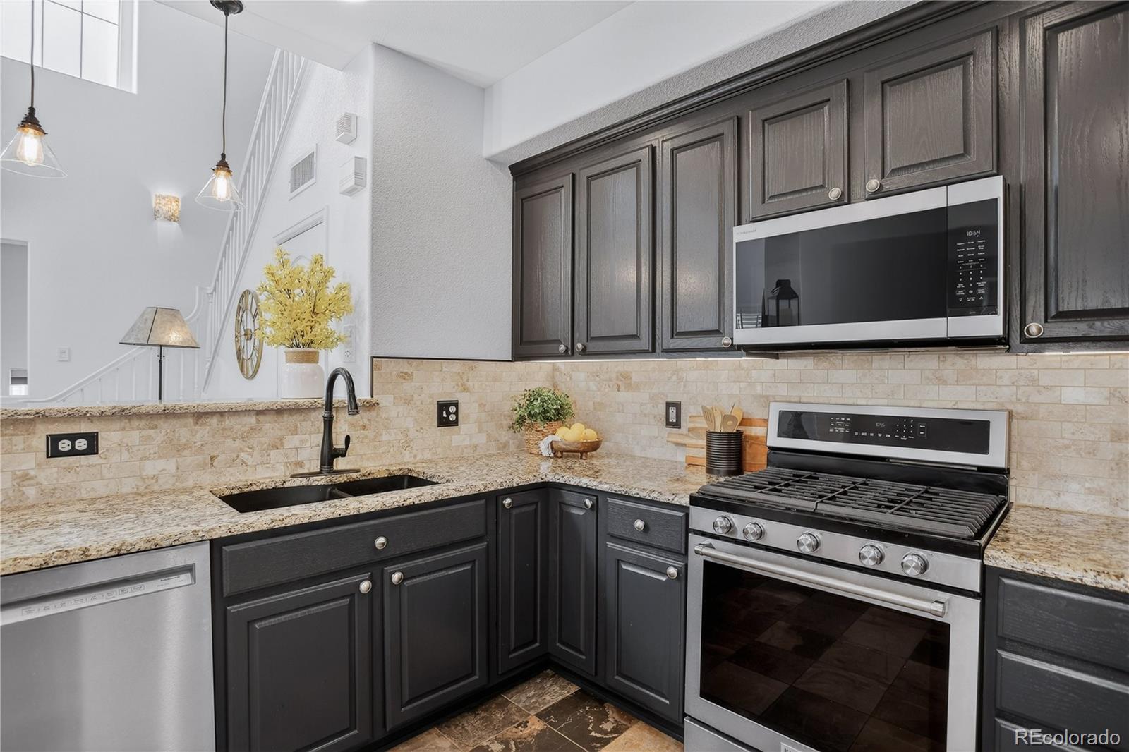 MLS Image #13 for 3851  stonebrush drive,littleton, Colorado