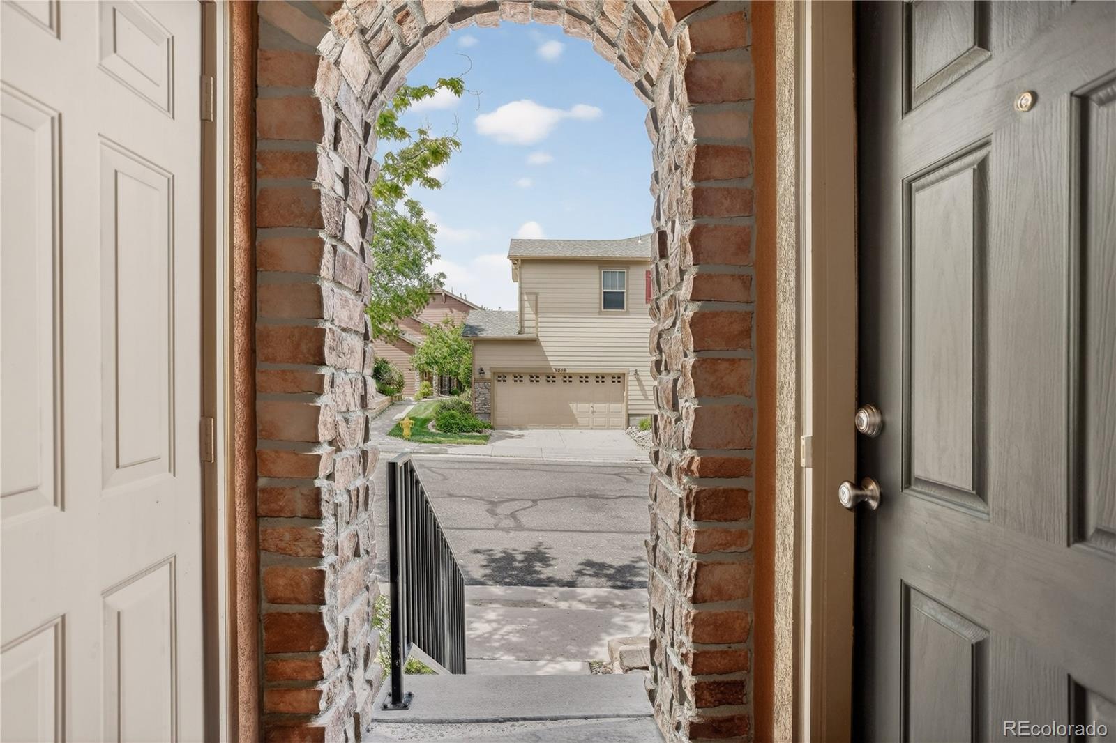MLS Image #2 for 3851  stonebrush drive,littleton, Colorado