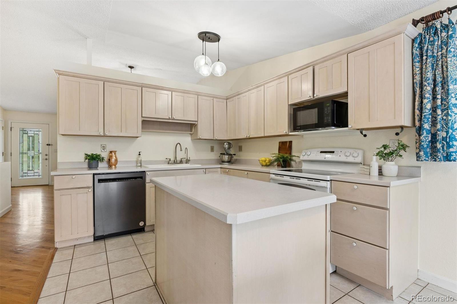 MLS Image #10 for 352 s jefferson avenue,louisville, Colorado