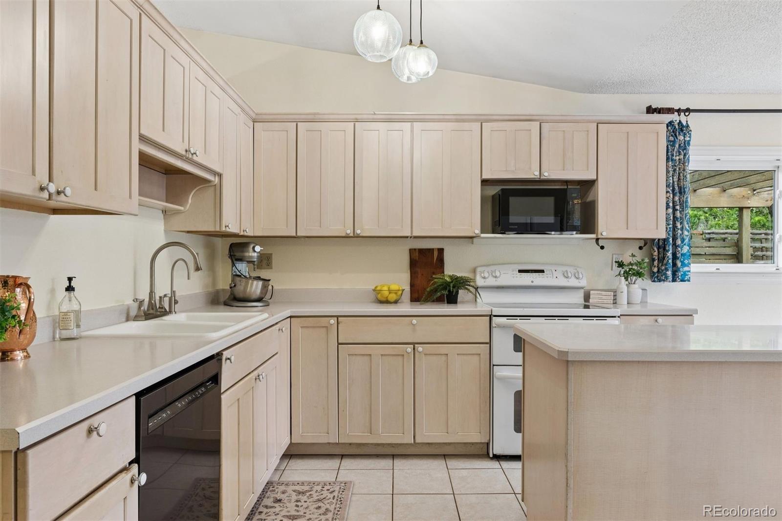 MLS Image #12 for 352 s jefferson avenue,louisville, Colorado
