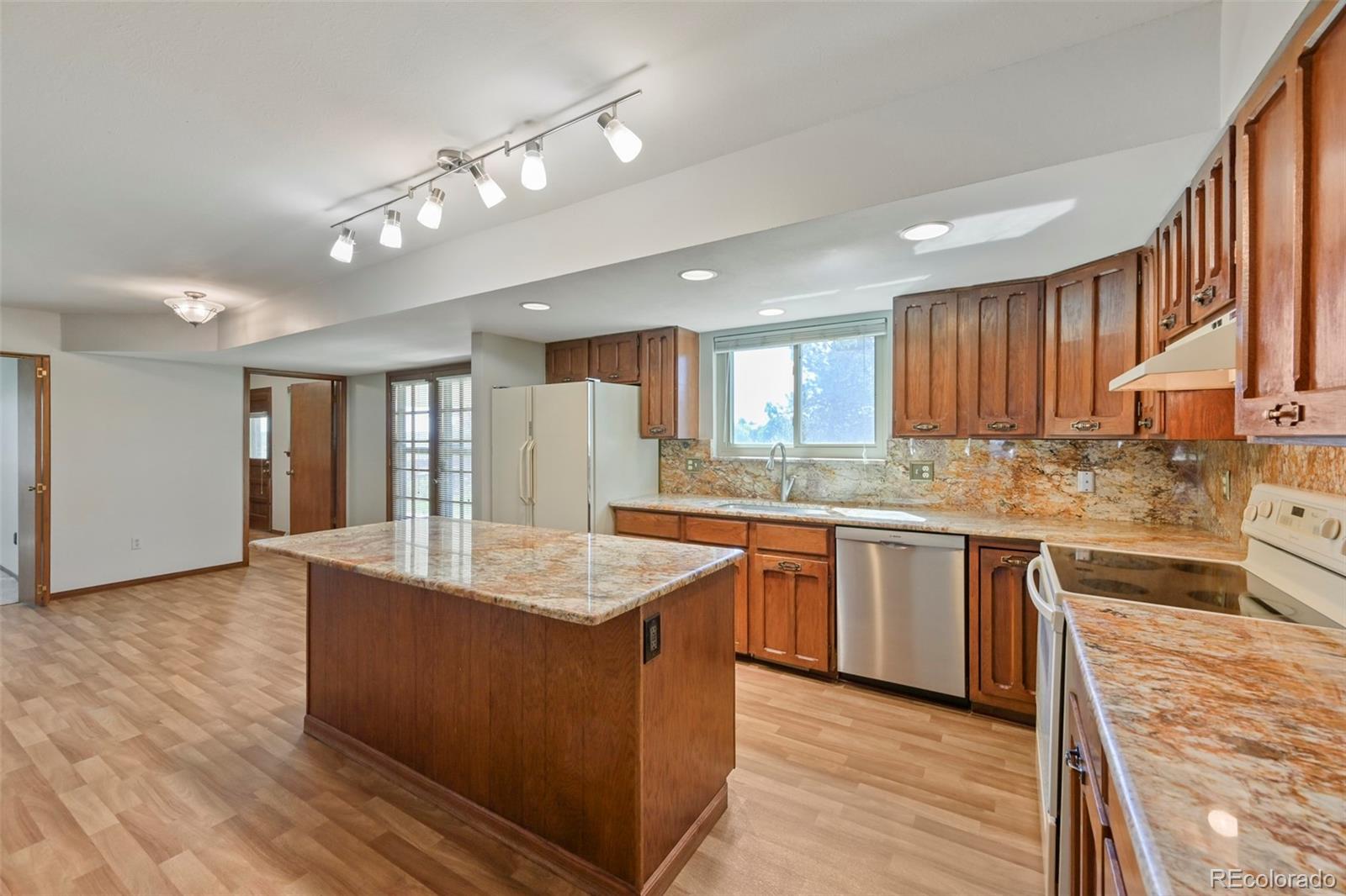 MLS Image #5 for 11468 e berry drive,englewood, Colorado