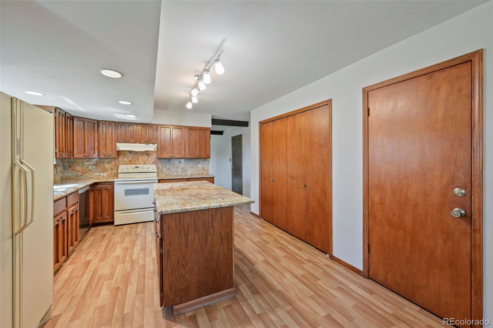 MLS Image #7 for 11468 e berry drive,englewood, Colorado