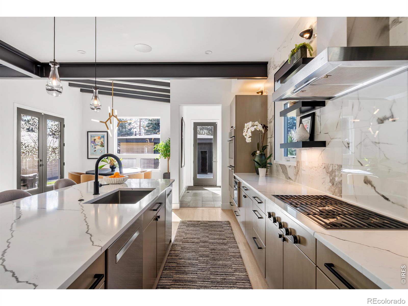 MLS Image #10 for 1983 s saint paul street,denver, Colorado