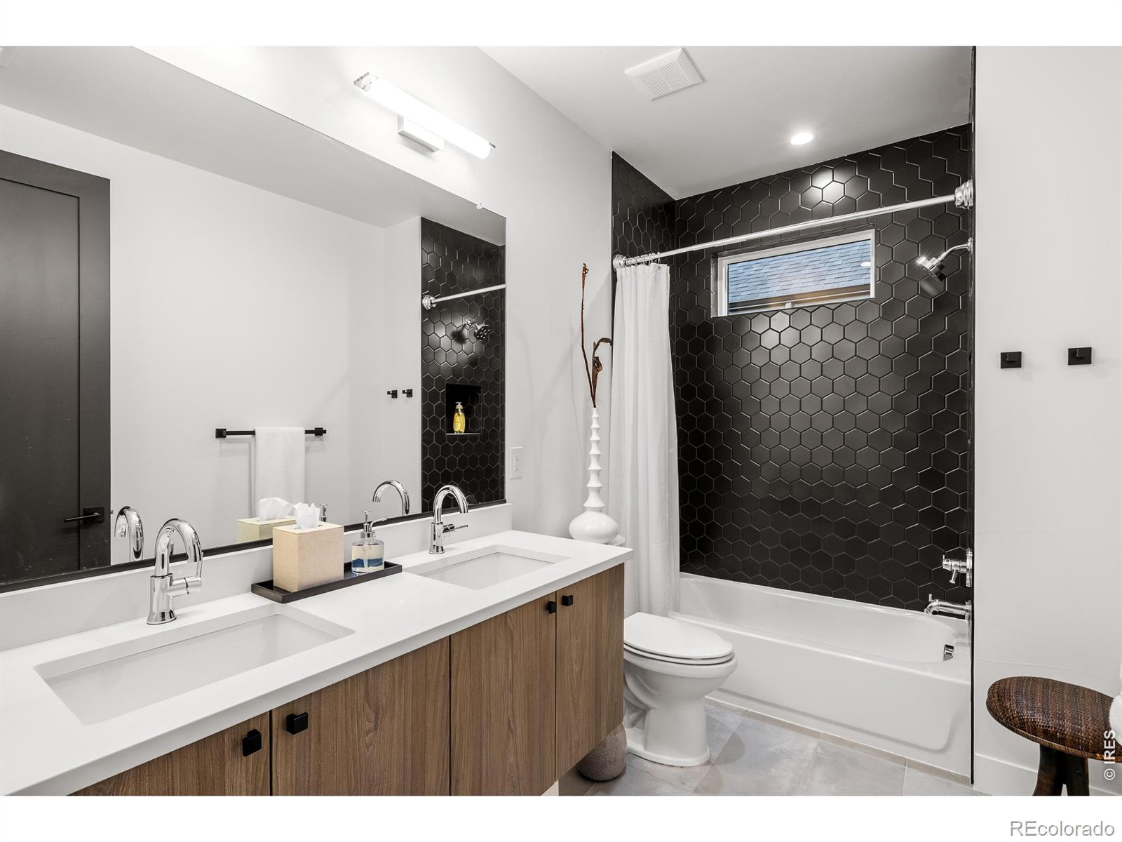MLS Image #18 for 1983 s saint paul street,denver, Colorado