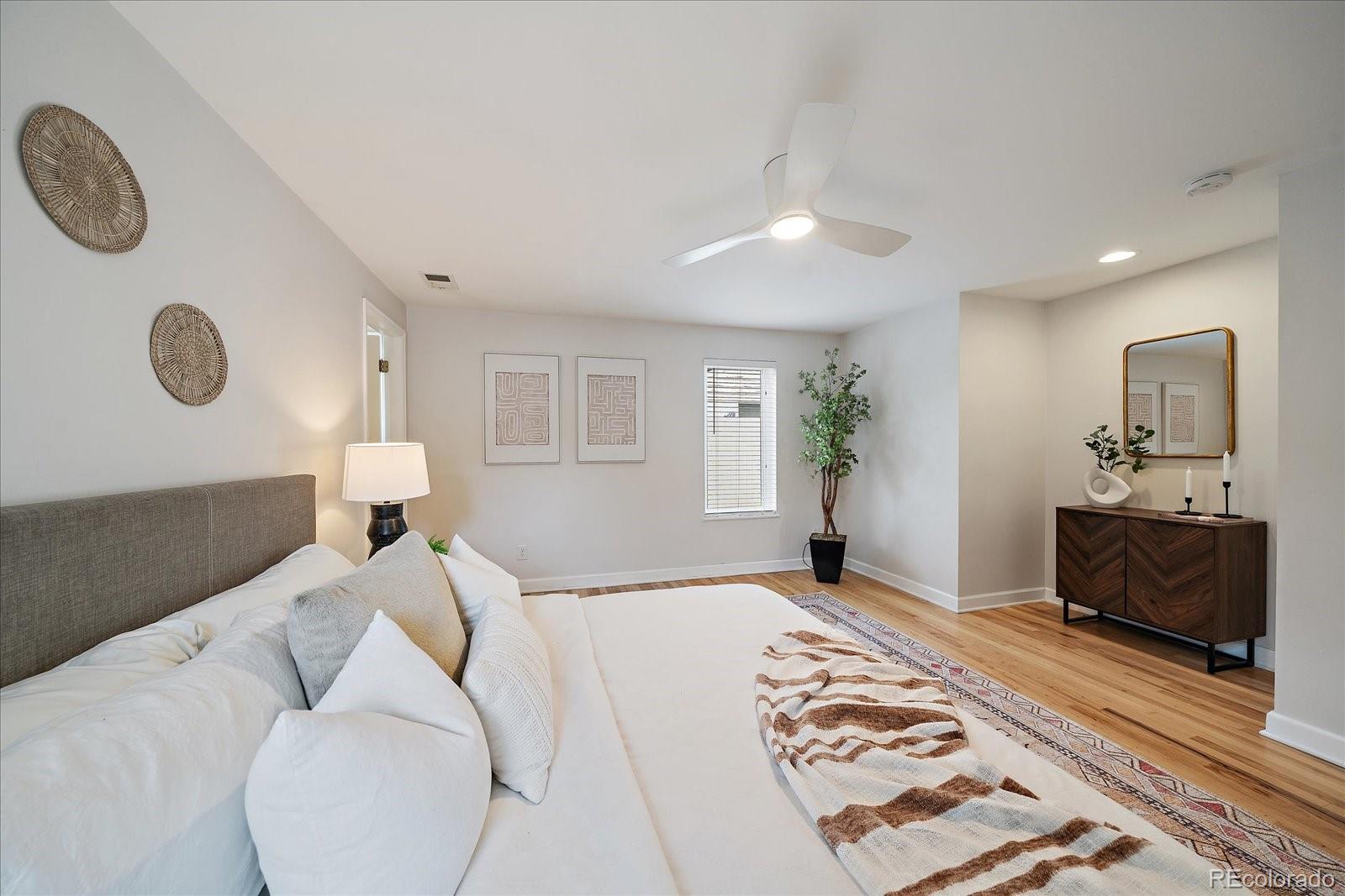 MLS Image #11 for 910  kearney street,denver, Colorado