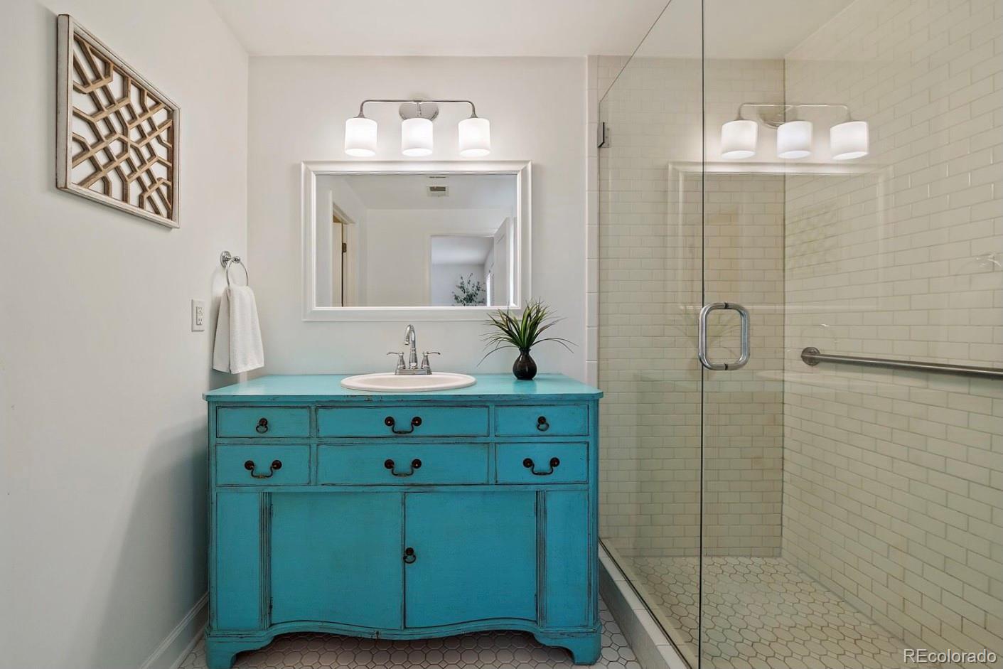 MLS Image #12 for 910  kearney street,denver, Colorado