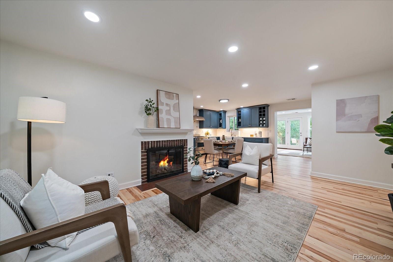MLS Image #4 for 910  kearney street,denver, Colorado