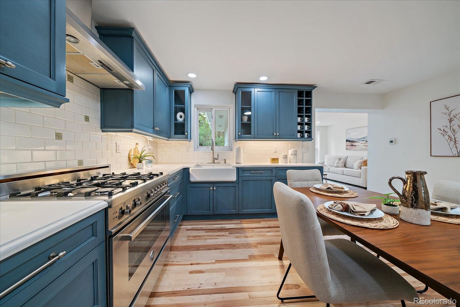 MLS Image #7 for 910  kearney street,denver, Colorado