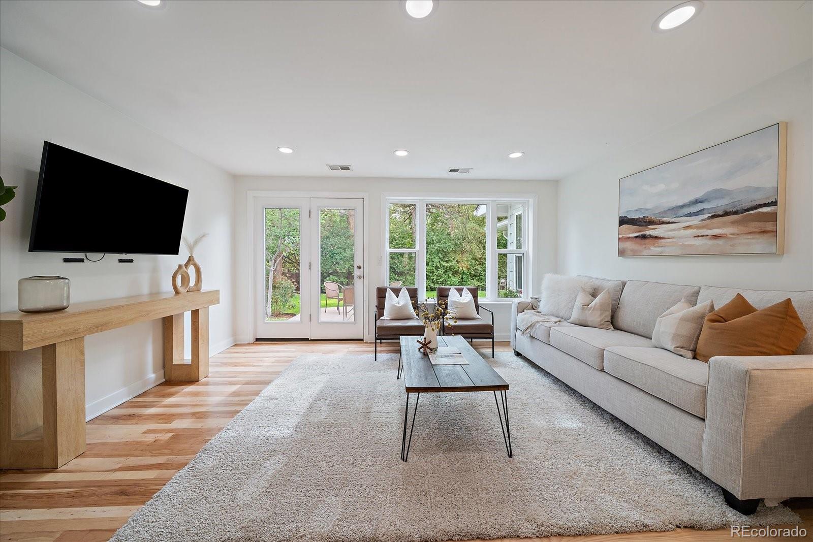 MLS Image #8 for 910  kearney street,denver, Colorado
