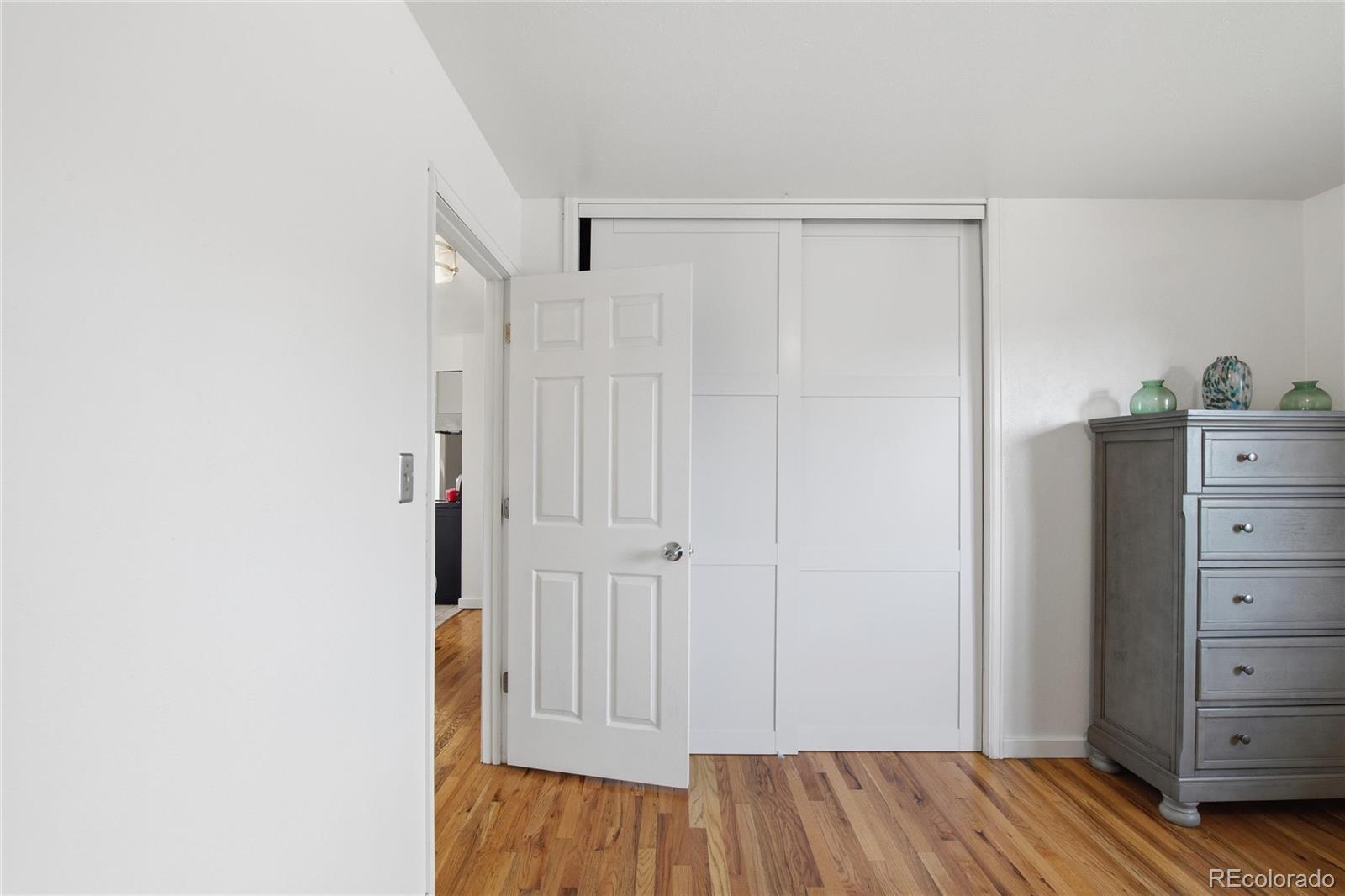 MLS Image #14 for 580 w 79th place,denver, Colorado