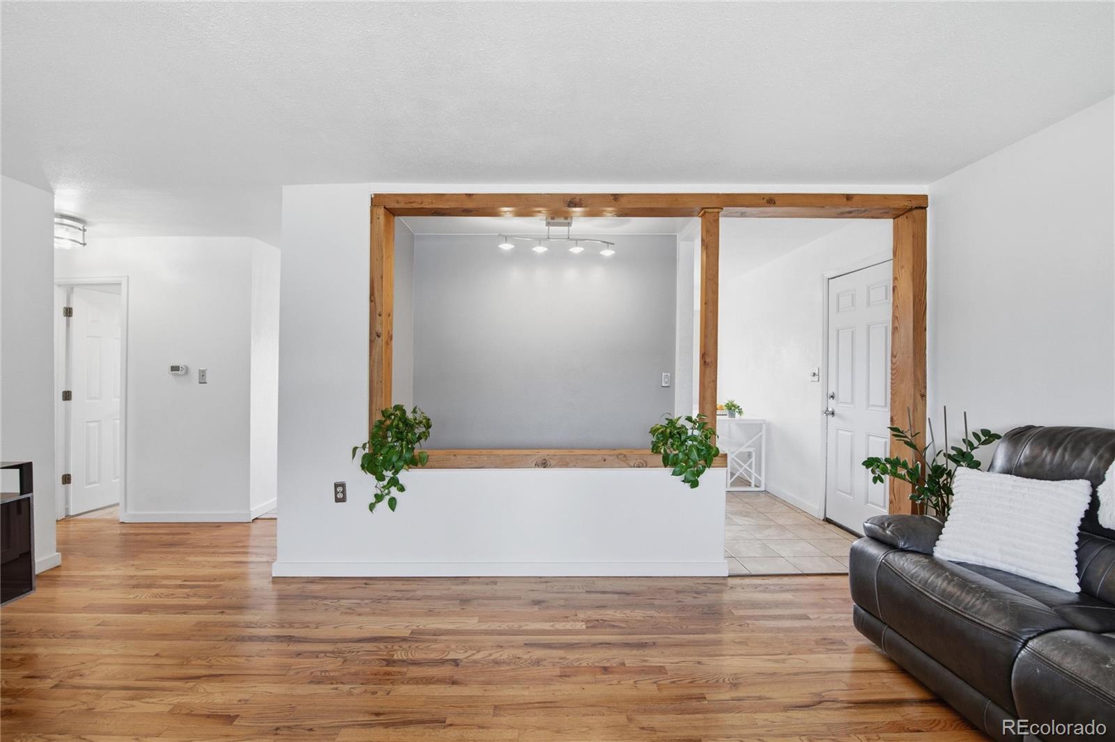 MLS Image #4 for 580 w 79th place,denver, Colorado