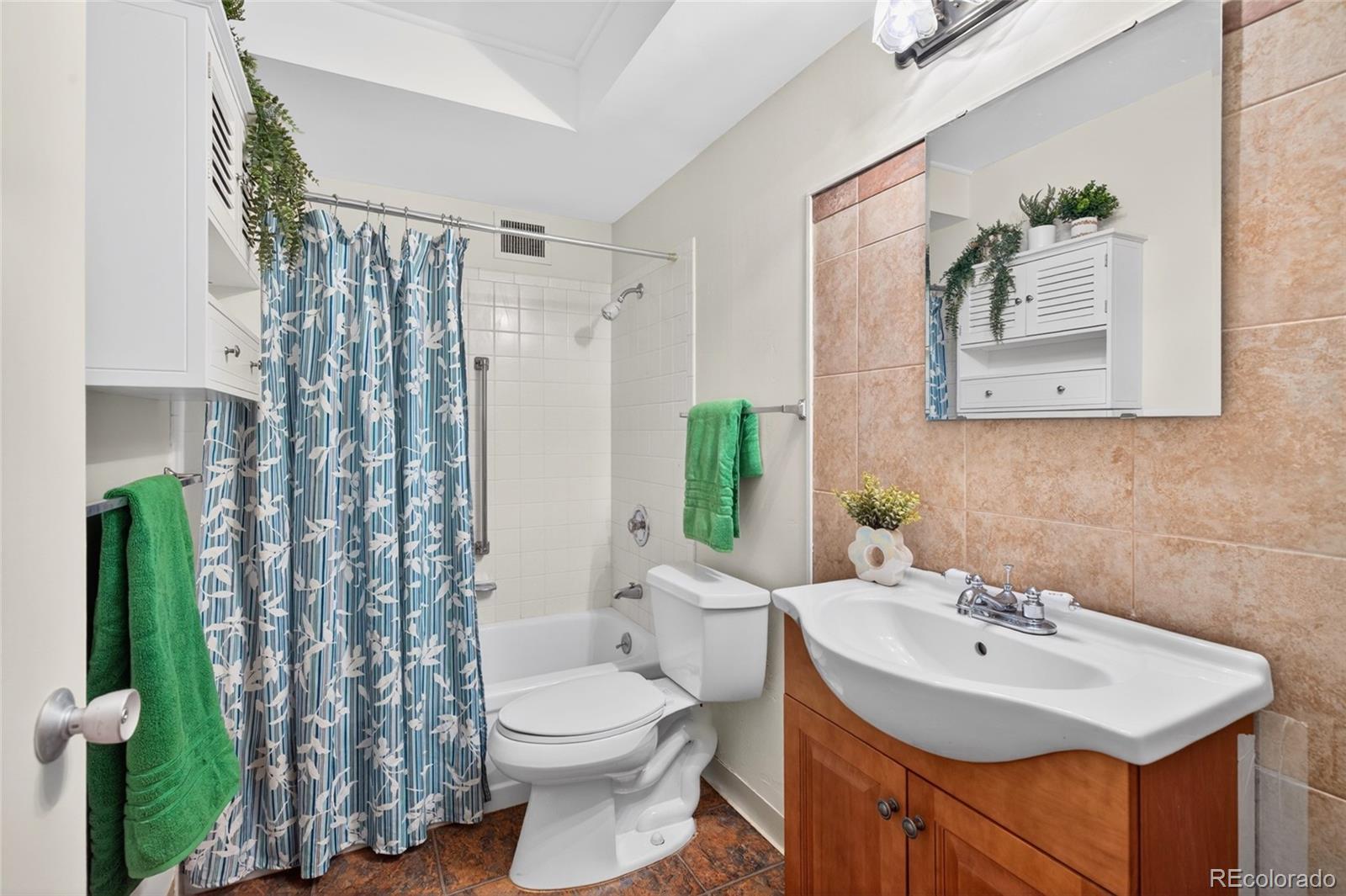 MLS Image #16 for 695 s alton way,denver, Colorado