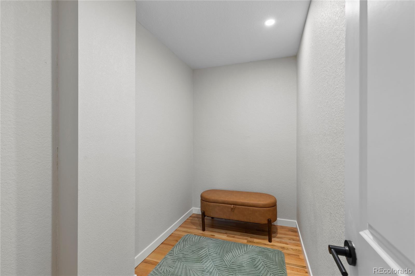 MLS Image #38 for 954 s ivy street,denver, Colorado