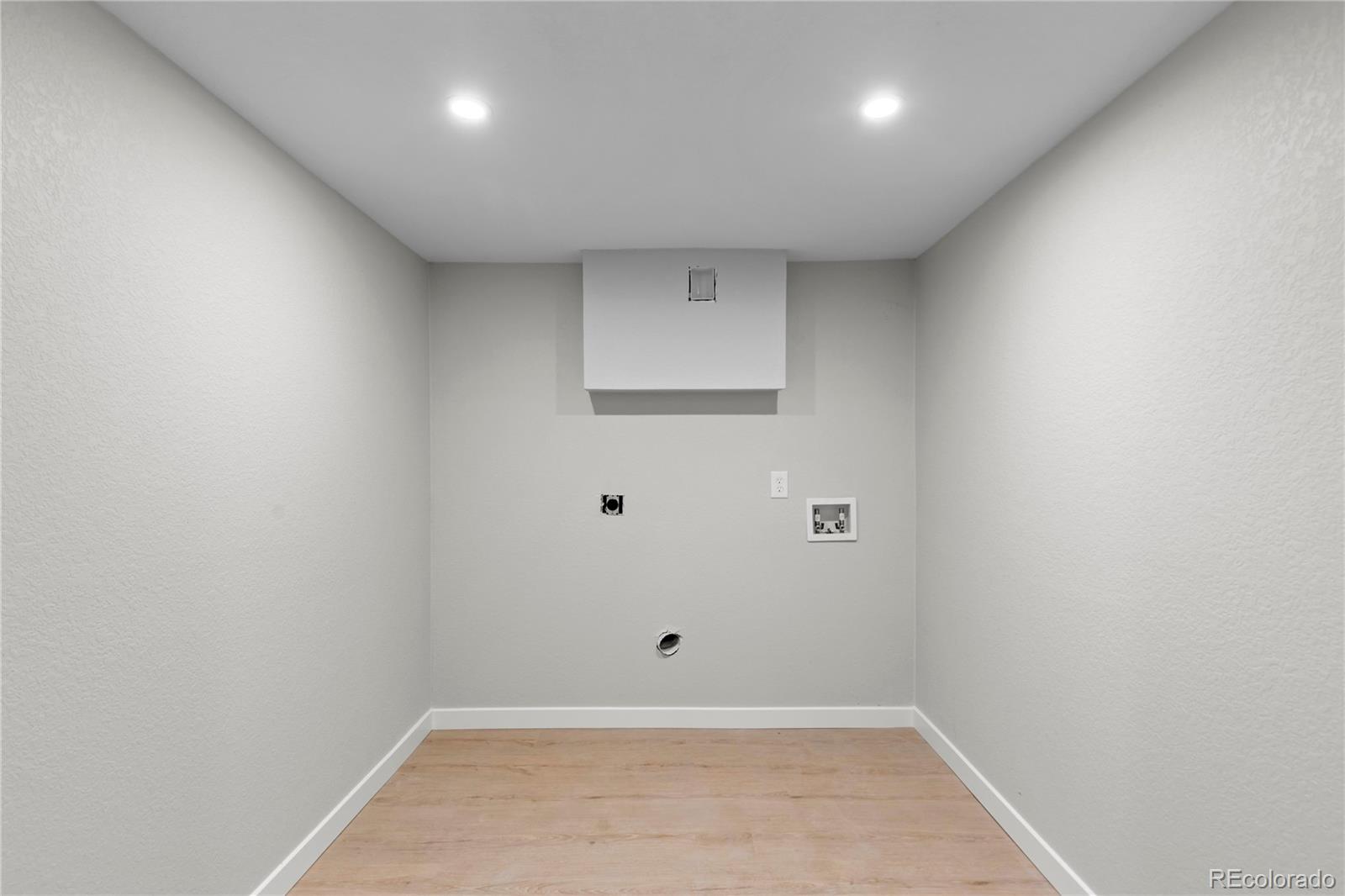 MLS Image #43 for 954 s ivy street,denver, Colorado