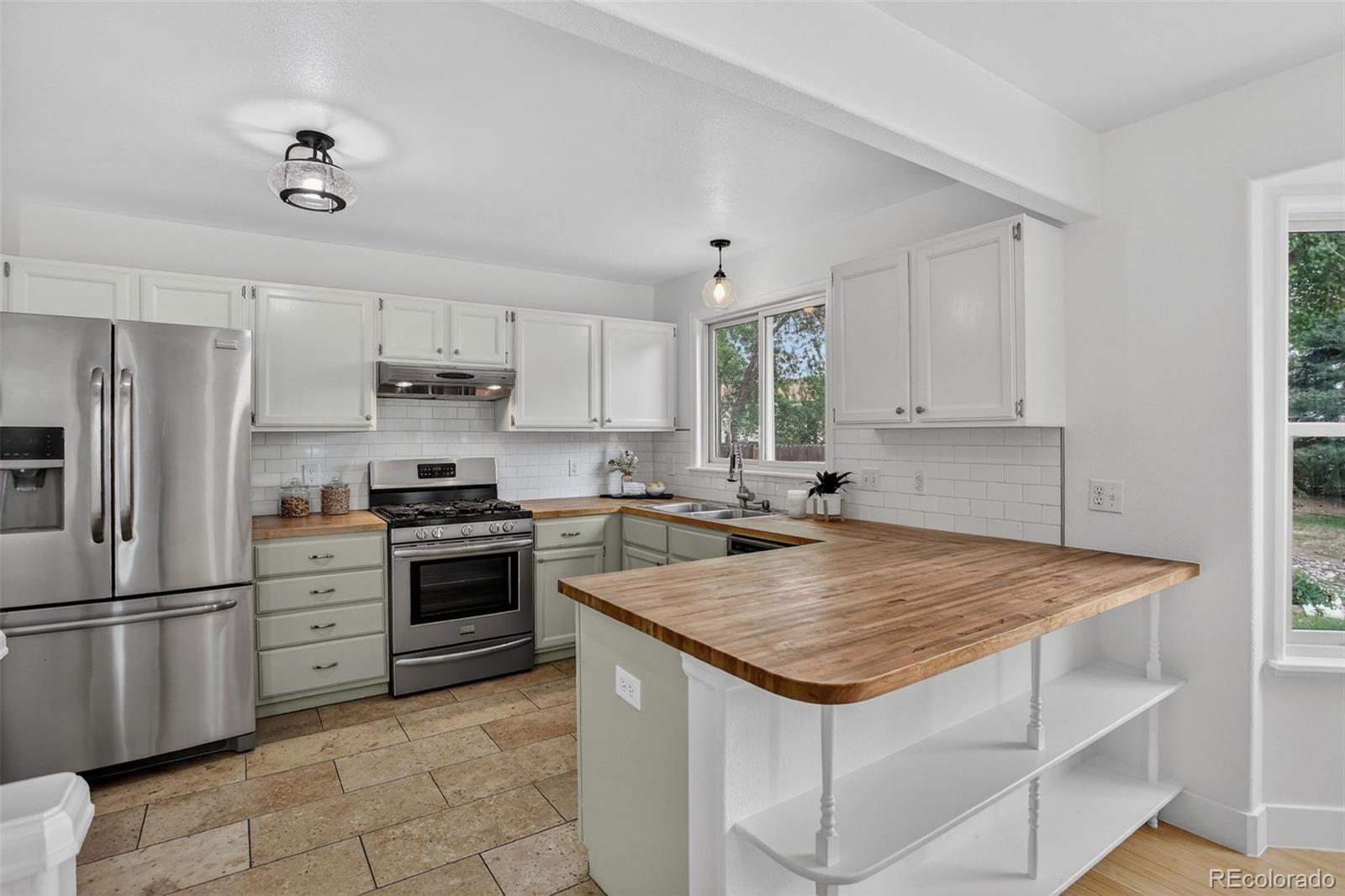 MLS Image #3 for 880  parthenon court,lafayette, Colorado
