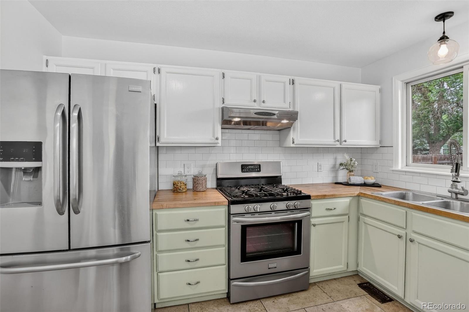 MLS Image #4 for 880  parthenon court,lafayette, Colorado