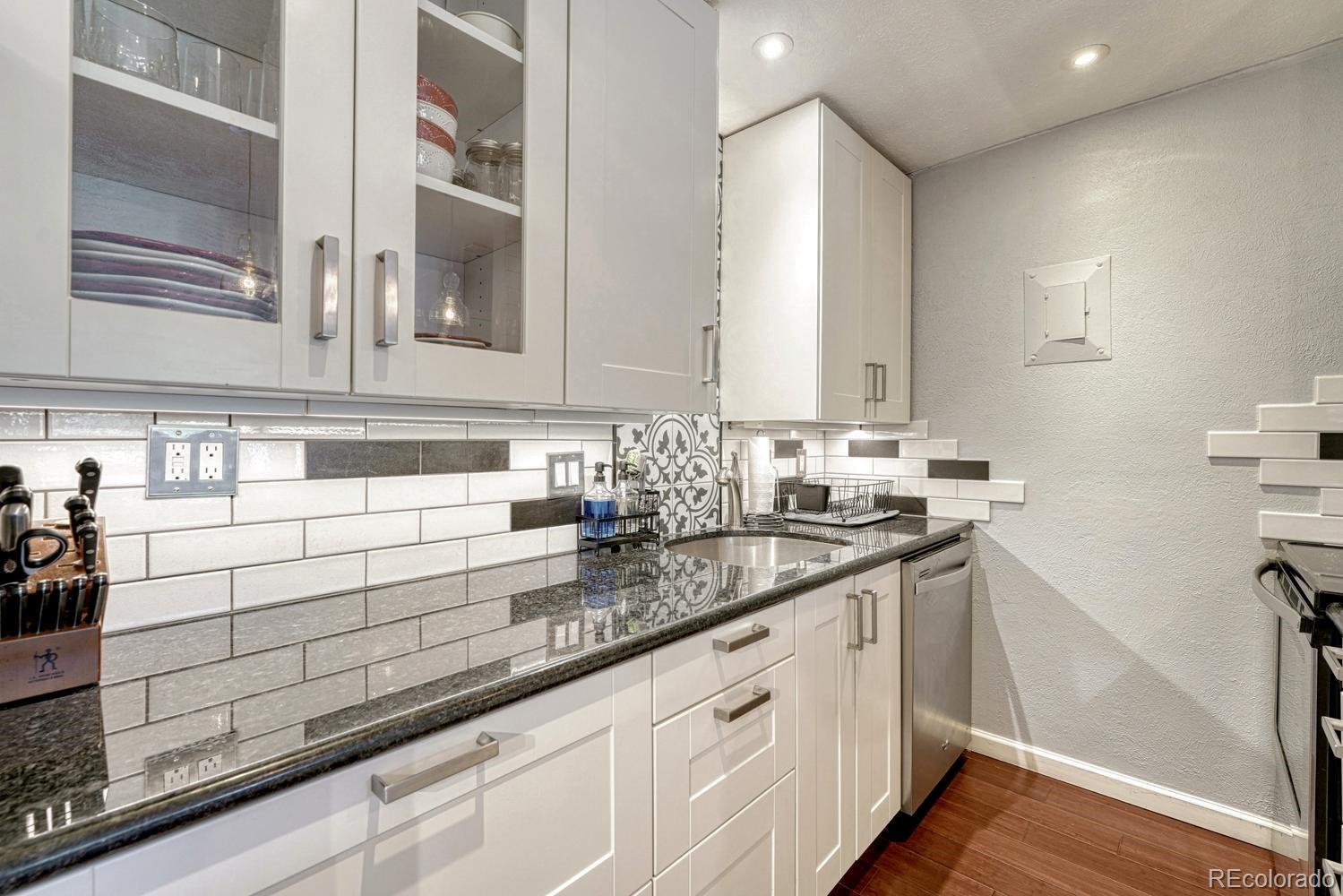 MLS Image #8 for 625 n pennsylvania street,denver, Colorado