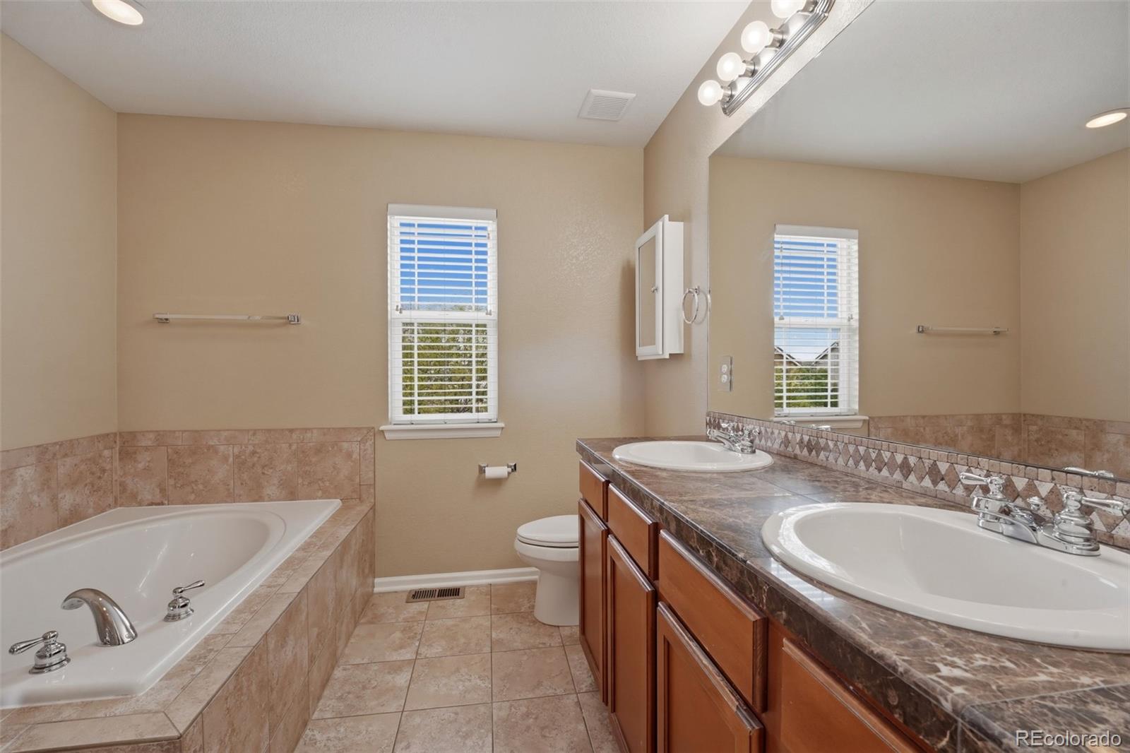 MLS Image #11 for 23469 e ottawa place,aurora, Colorado