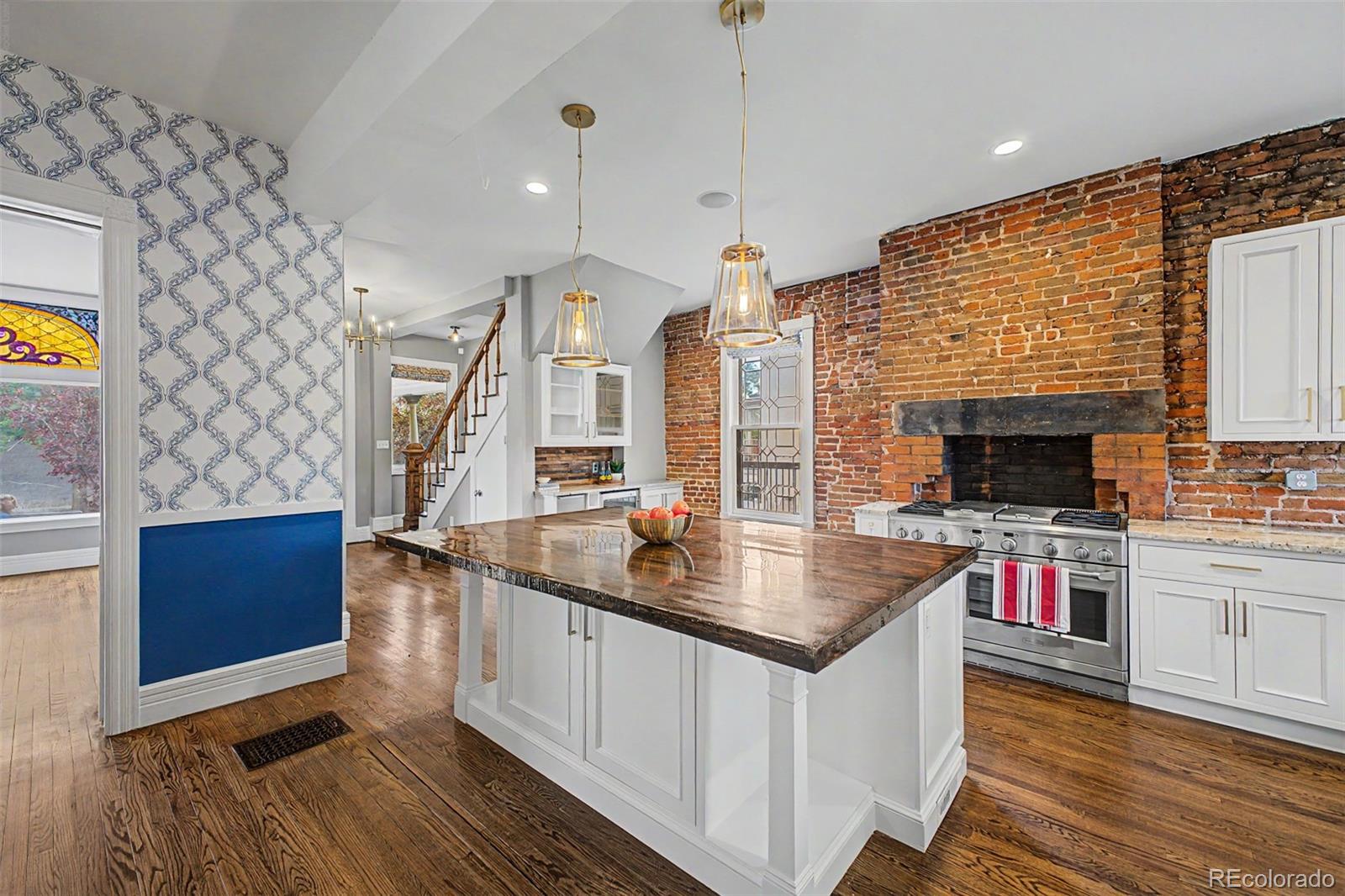 MLS Image #10 for 2080 n clarkson street,denver, Colorado