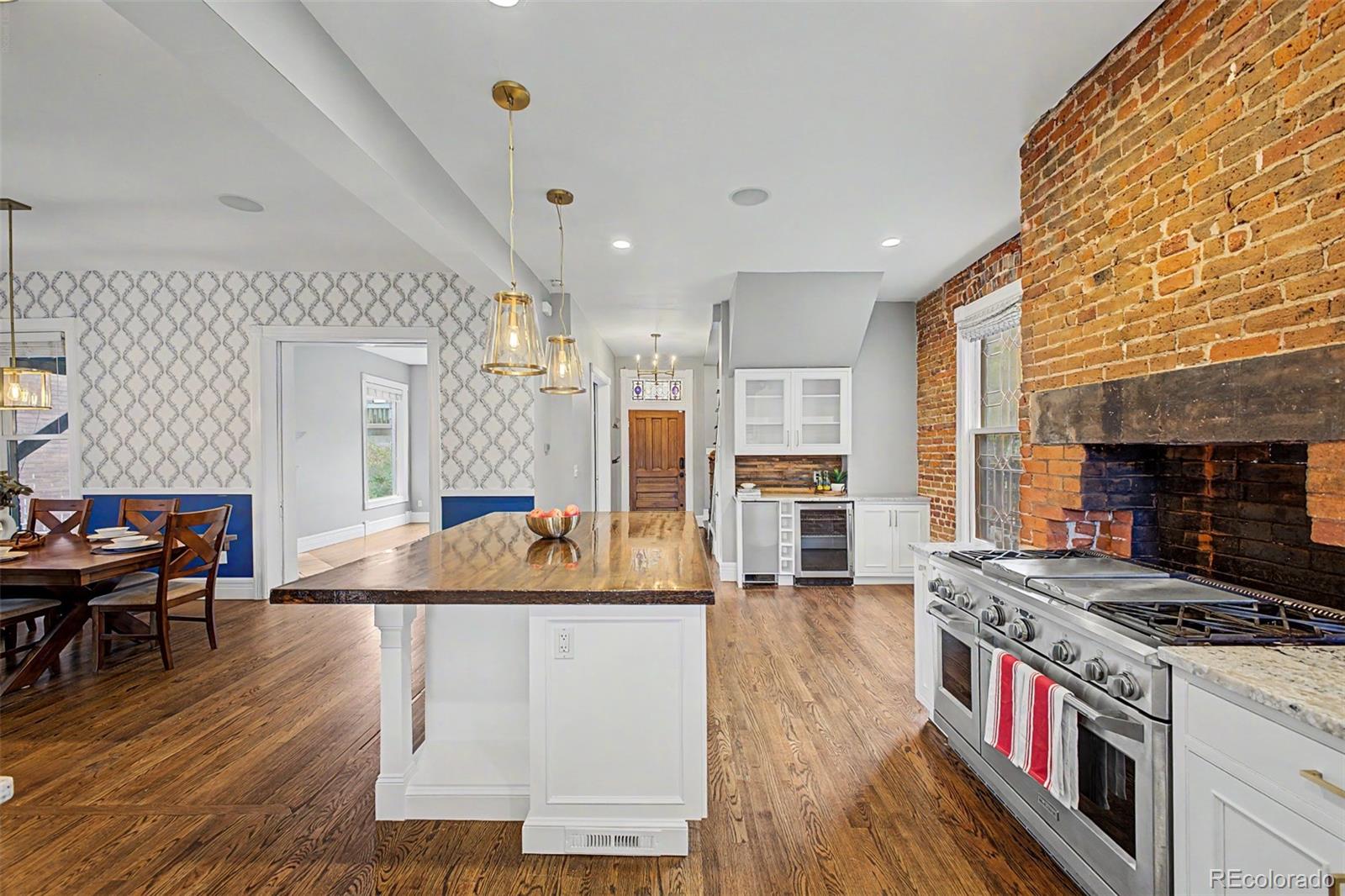 MLS Image #11 for 2080 n clarkson street,denver, Colorado