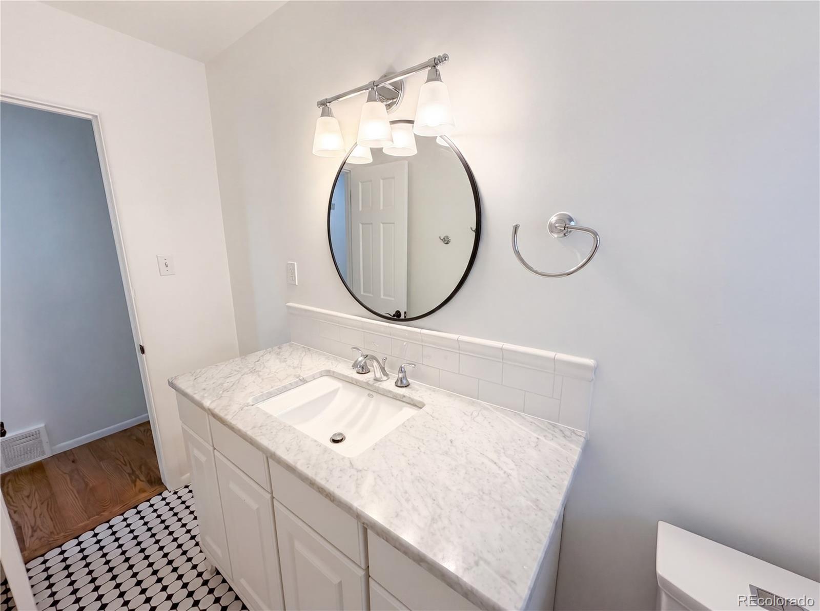 MLS Image #19 for 1741 s krameria way,denver, Colorado