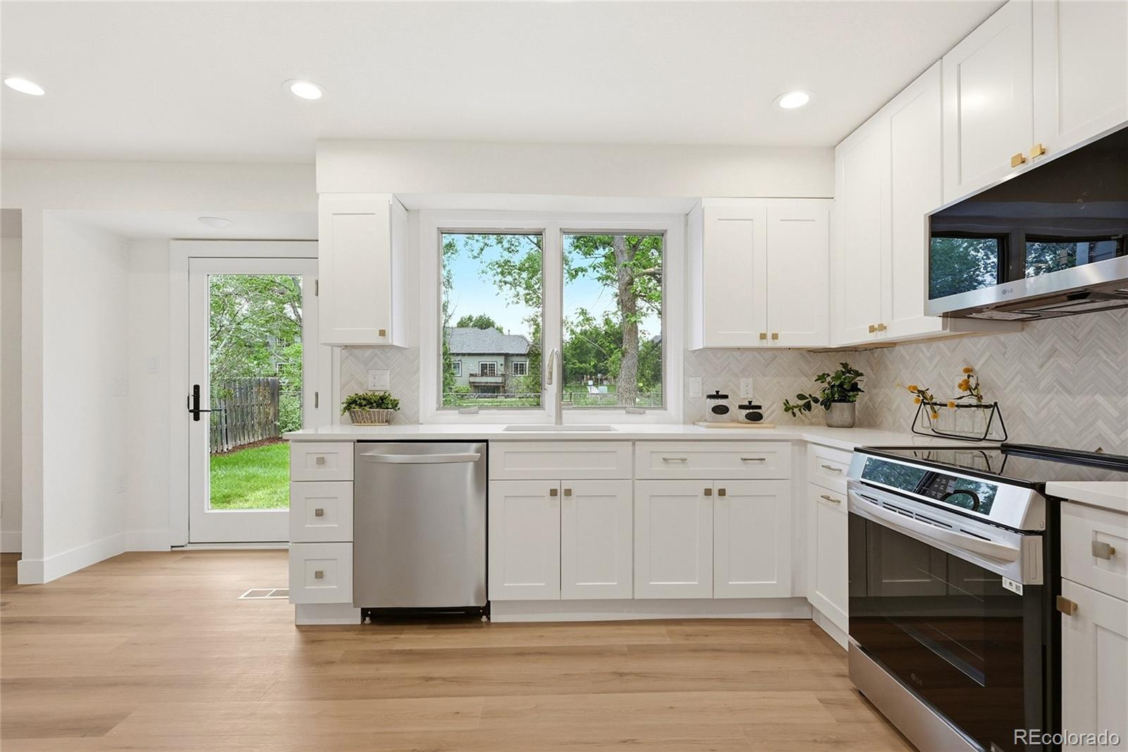 MLS Image #14 for 11766 w radcliff avenue,morrison, Colorado