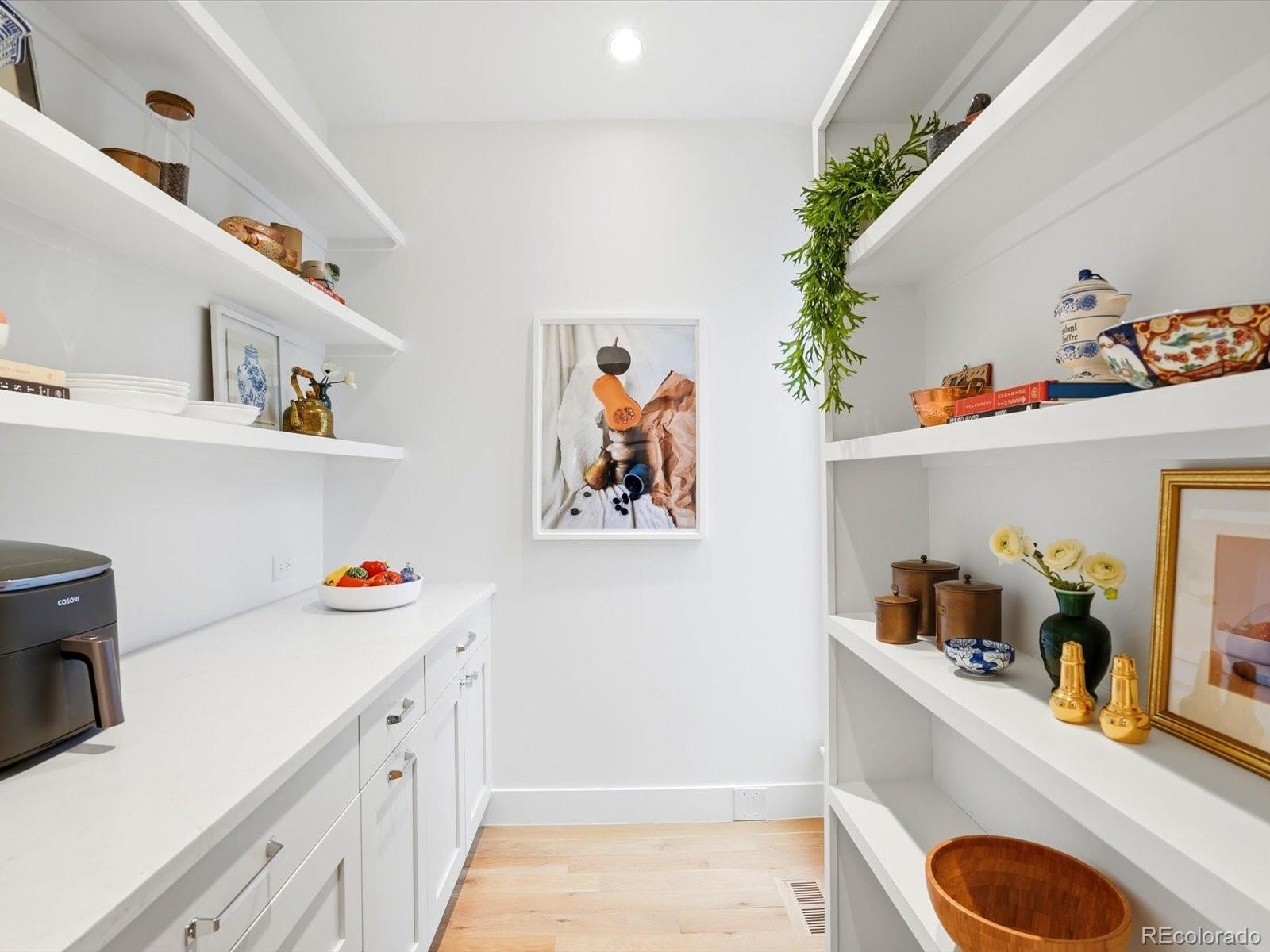 MLS Image #12 for 2900 s madison street,denver, Colorado