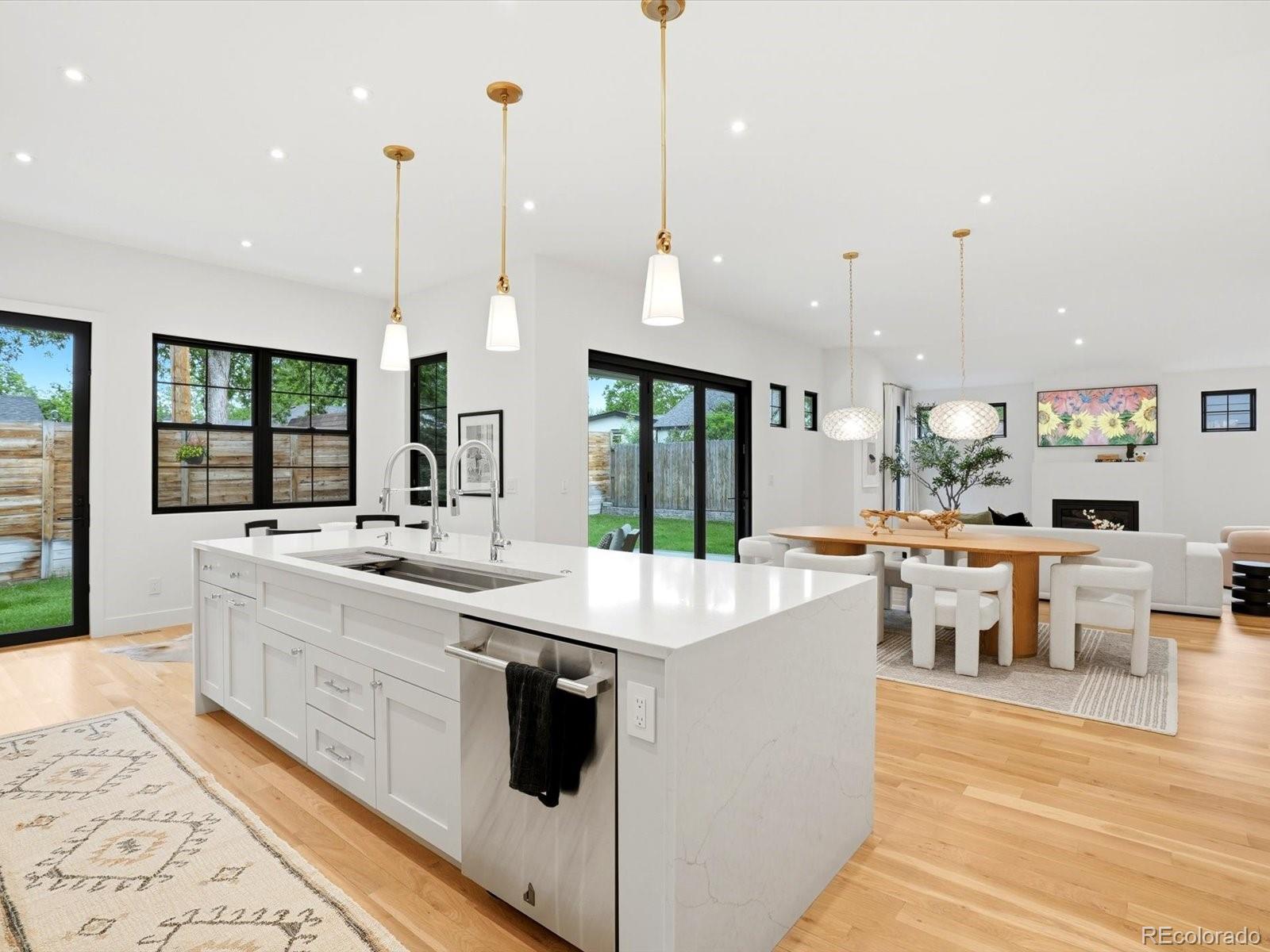 MLS Image #14 for 2900 s madison street,denver, Colorado