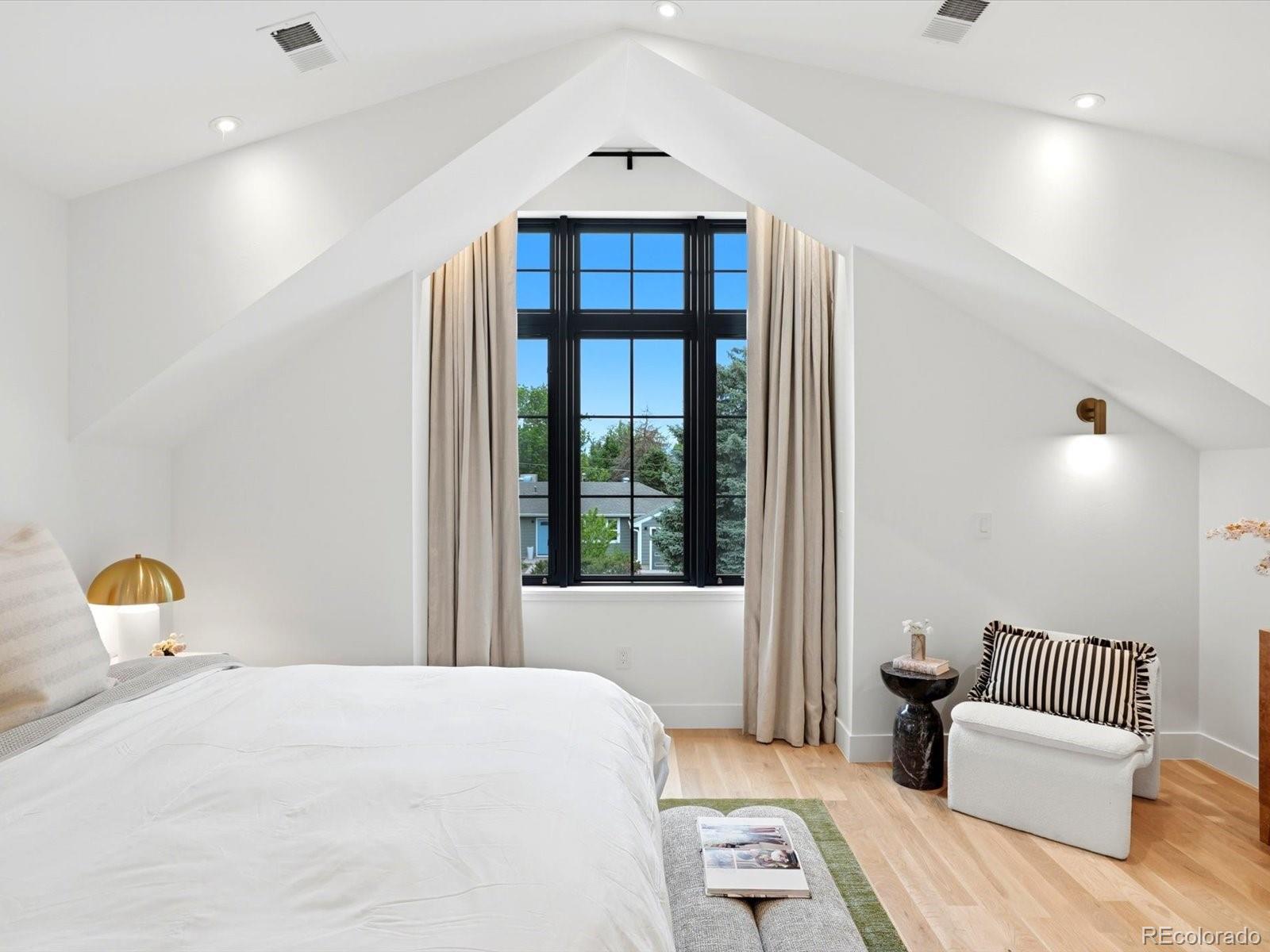 MLS Image #29 for 2900 s madison street,denver, Colorado