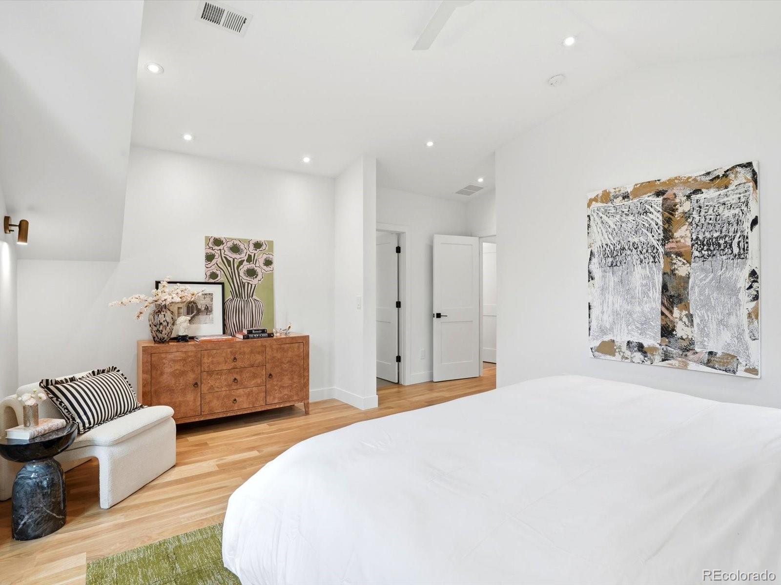 MLS Image #30 for 2900 s madison street,denver, Colorado
