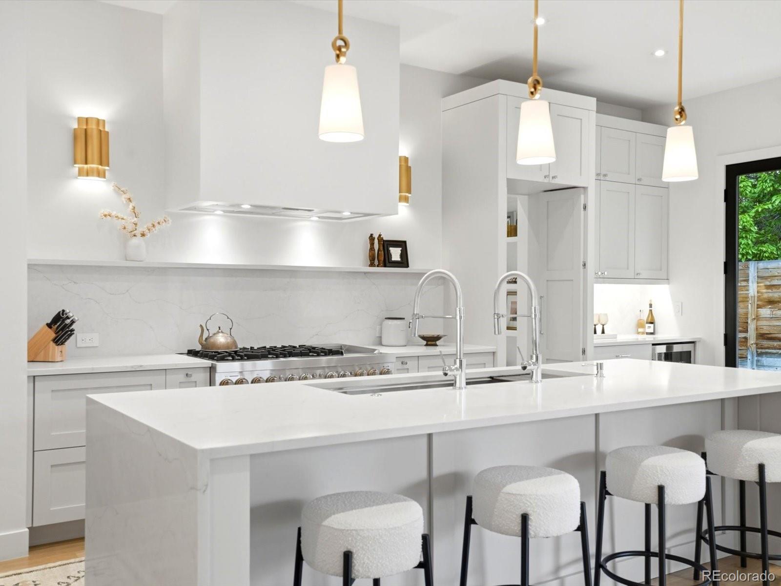 MLS Image #5 for 2900 s madison street,denver, Colorado
