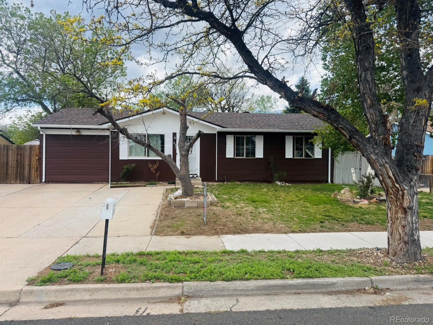 MLS Image #0 for 823 s moline street,aurora, Colorado