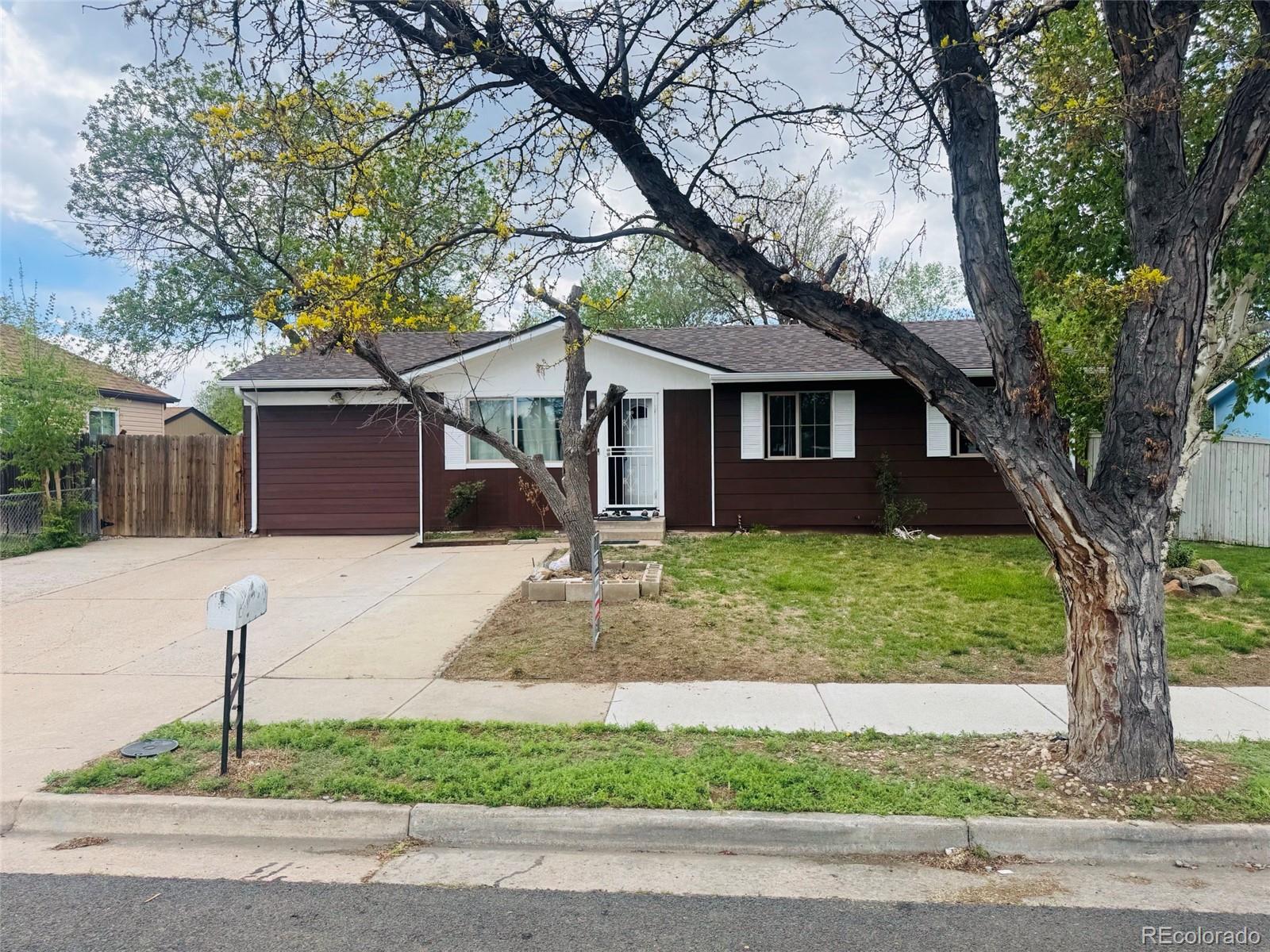 MLS Image #2 for 823 s moline street,aurora, Colorado