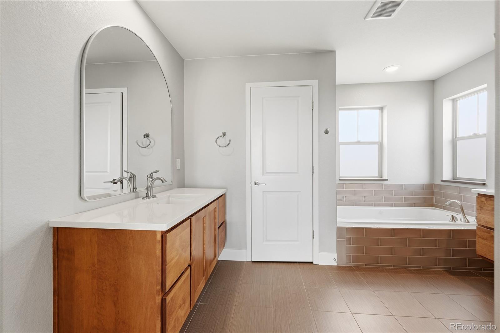 MLS Image #22 for 7029 s buchanan street,aurora, Colorado