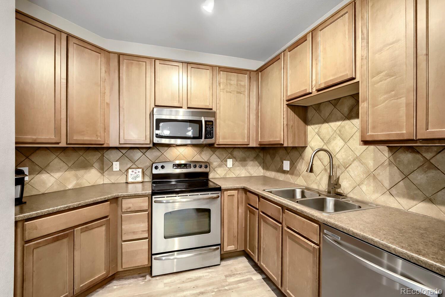 MLS Image #11 for 804  summer hawk drive,longmont, Colorado
