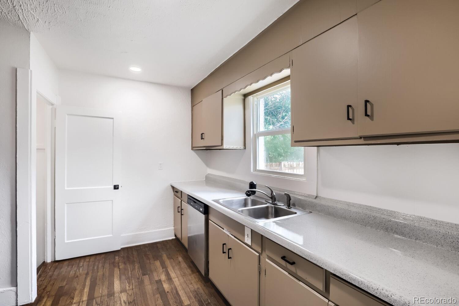 MLS Image #3 for 8015 e 16th avenue,denver, Colorado