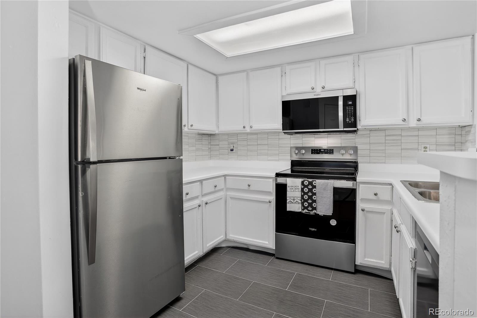 MLS Image #14 for 12444 e tennessee circle,aurora, Colorado