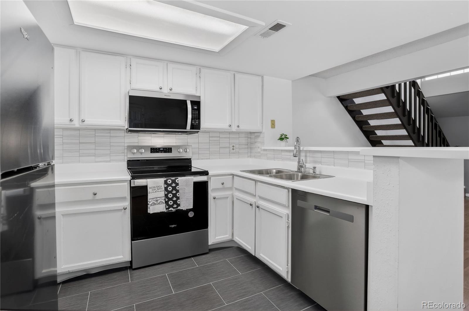 MLS Image #15 for 12444 e tennessee circle,aurora, Colorado