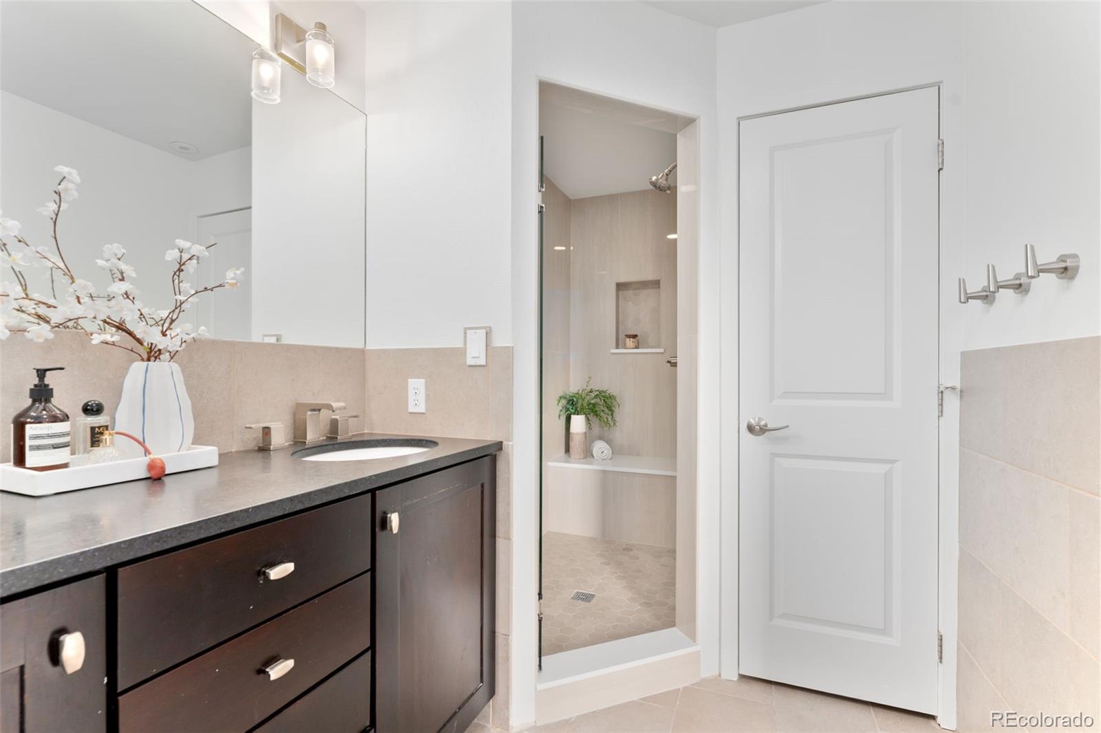 MLS Image #15 for 2155 s logan street,denver, Colorado
