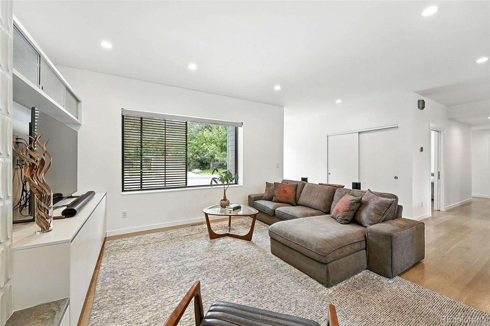 MLS Image #16 for 3010 s franklin street,denver, Colorado
