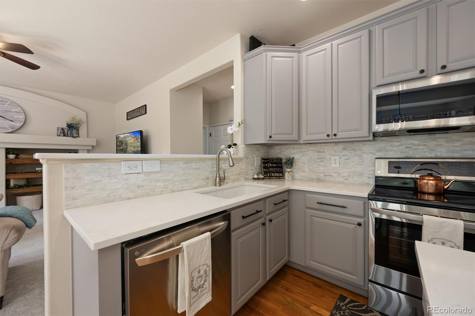 MLS Image #10 for 110  brush lane,johnstown, Colorado