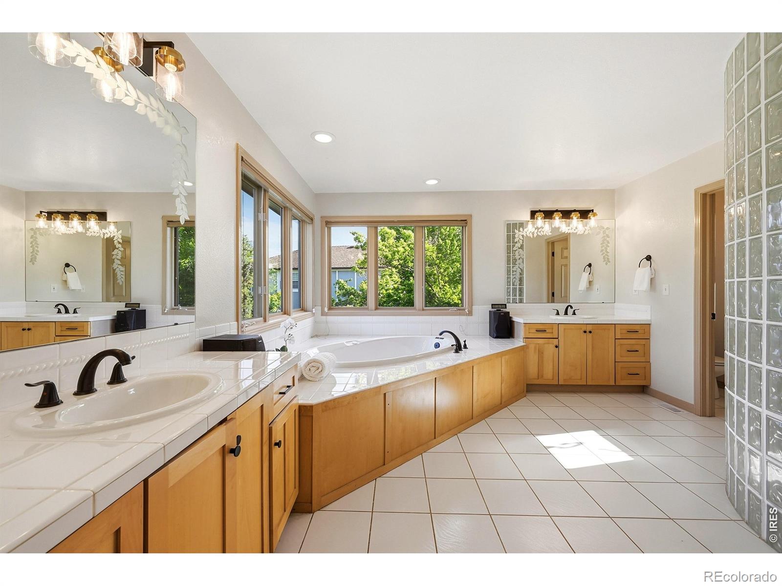 MLS Image #23 for 547  sawtooth point,lafayette, Colorado