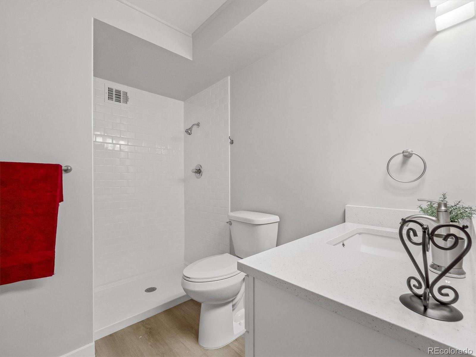 MLS Image #11 for 635 s alton way,denver, Colorado