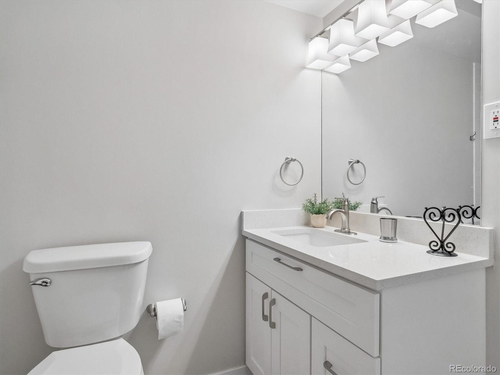 MLS Image #12 for 635 s alton way,denver, Colorado