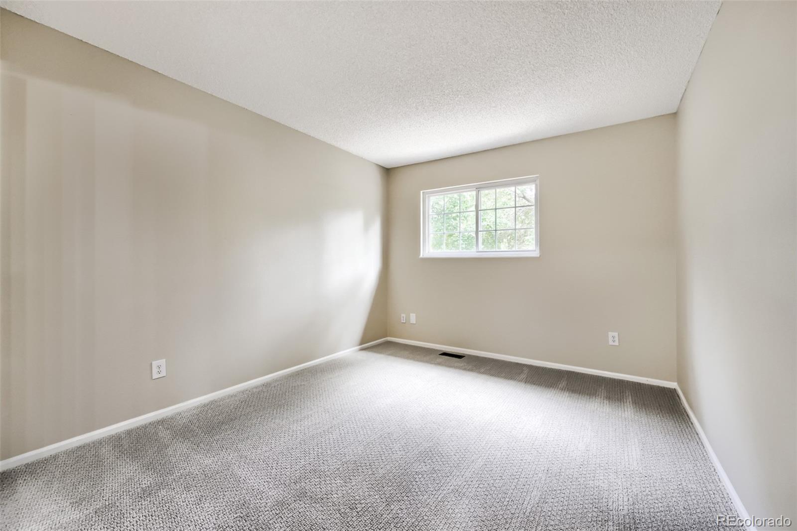MLS Image #11 for 8462  everett way,arvada, Colorado