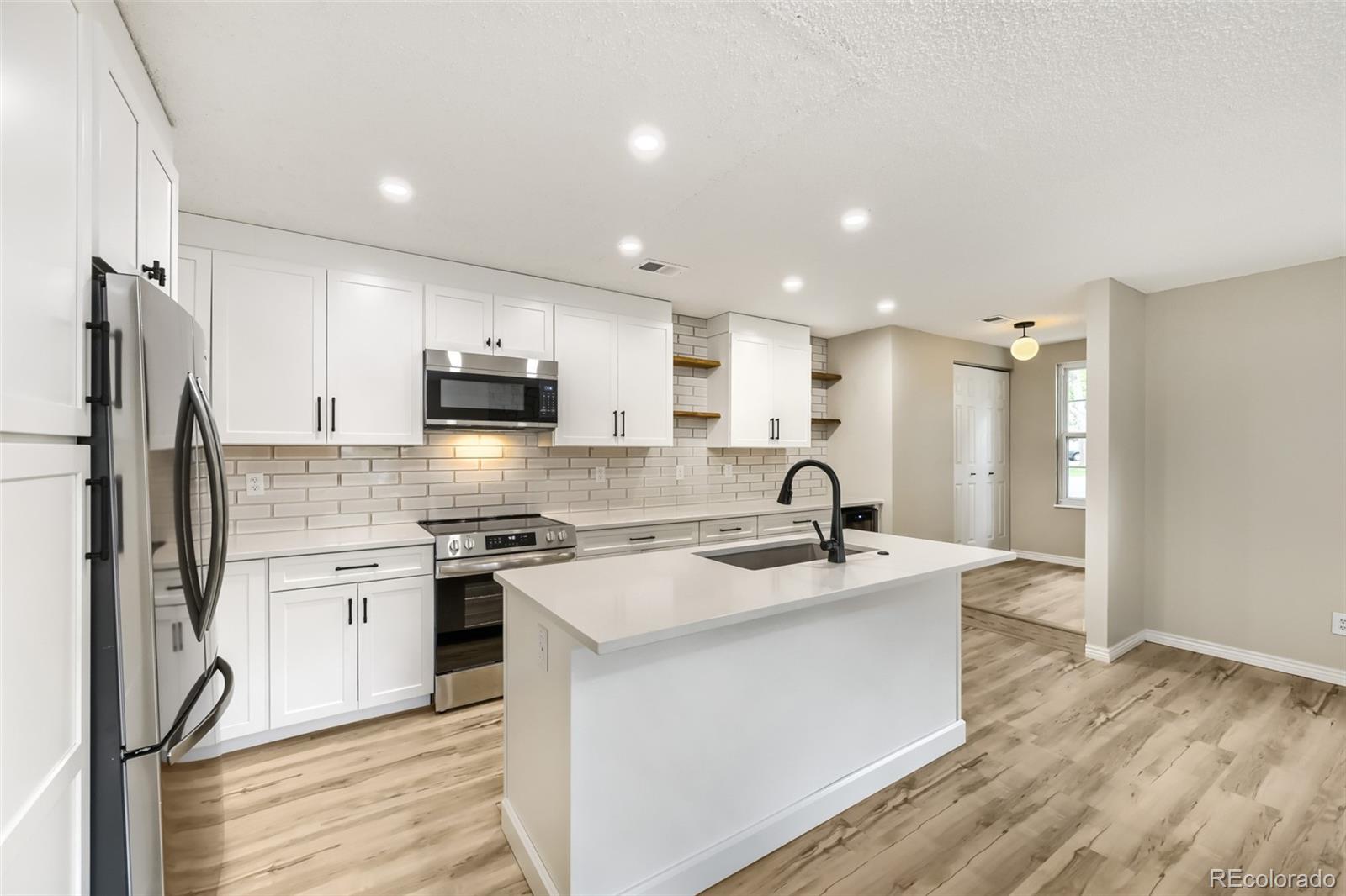 MLS Image #4 for 8462  everett way,arvada, Colorado
