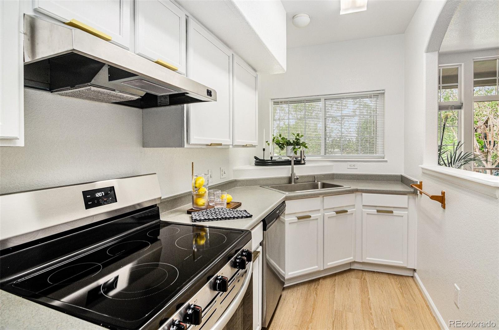 MLS Image #9 for 9448 e florida avenue,denver, Colorado