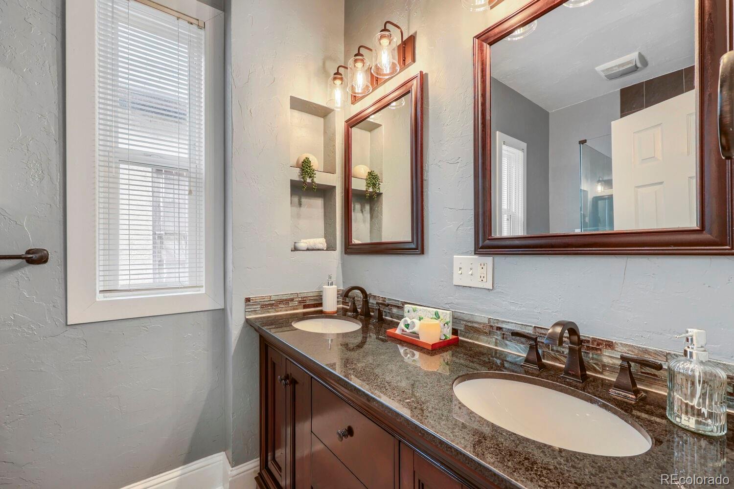 MLS Image #18 for 2622 n downing street,denver, Colorado
