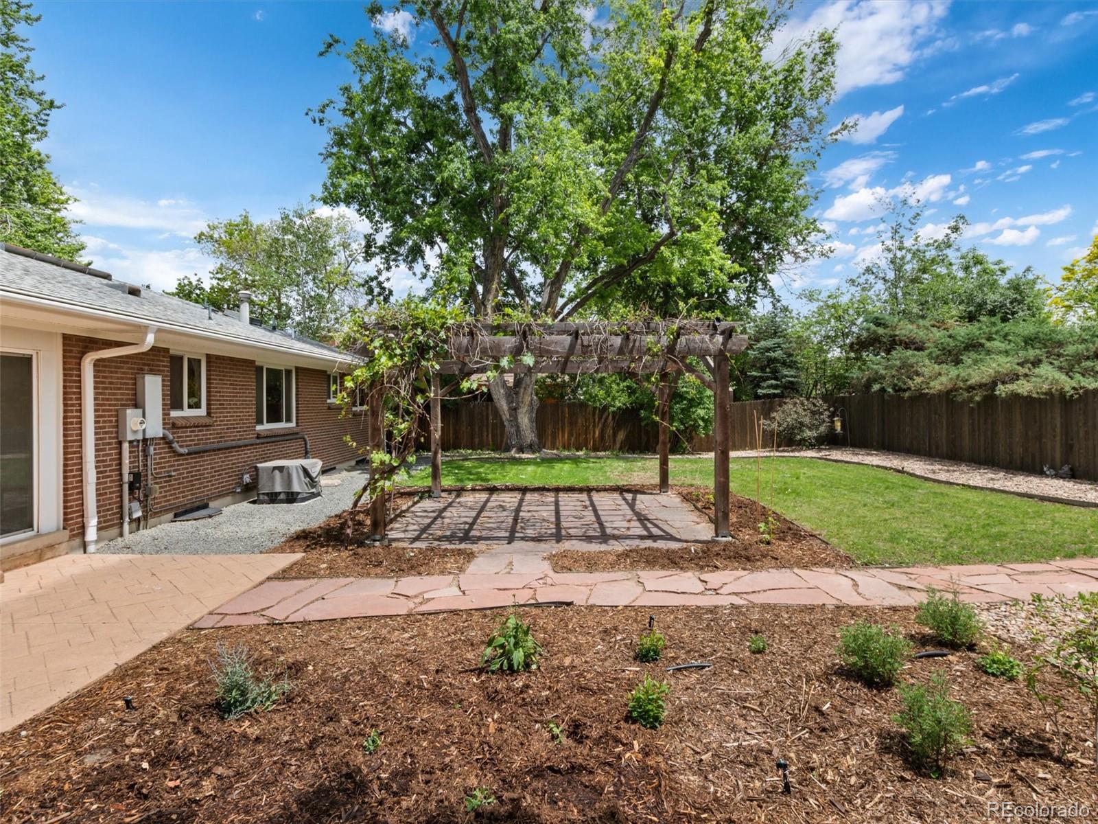 MLS Image #33 for 6562 e cornell avenue,denver, Colorado